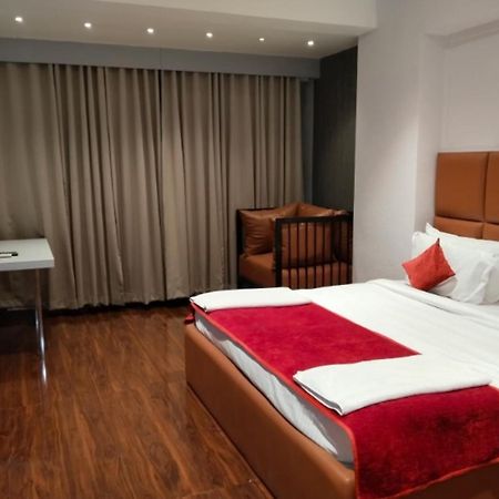 Hotel Balaji Central Ratlām Buitenkant foto