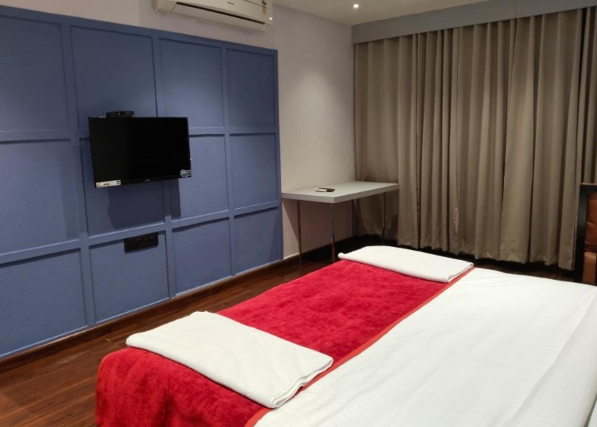 Hotel Balaji Central Ratlām Buitenkant foto