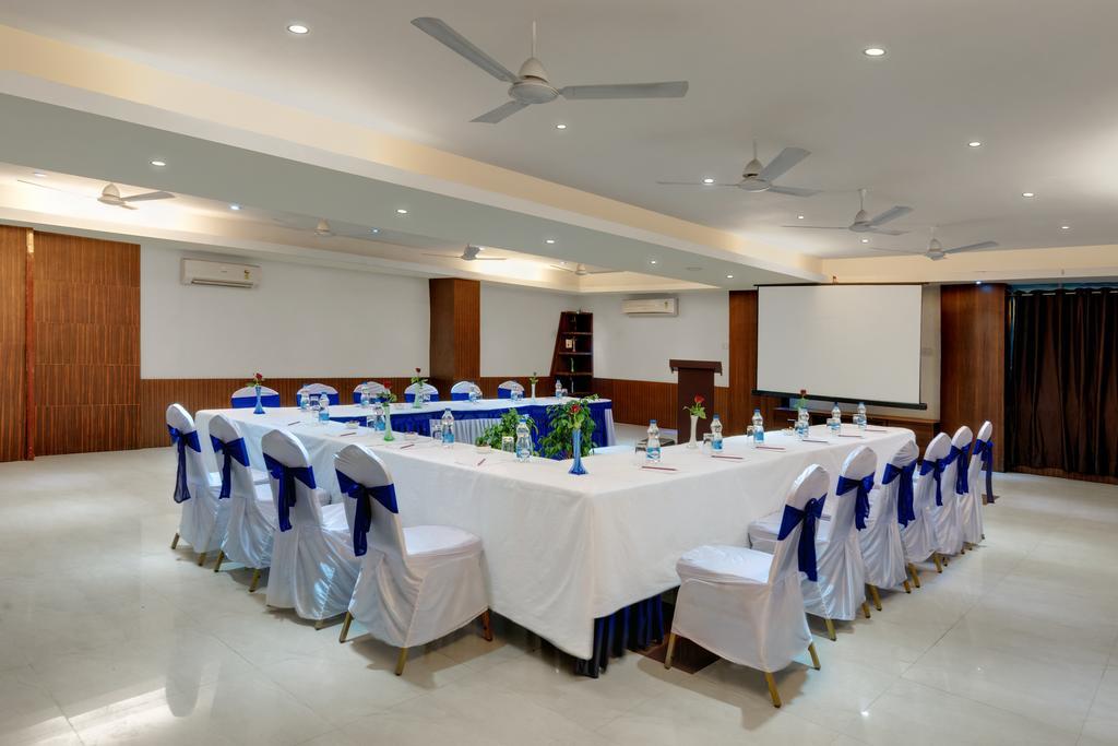 Hotel Balaji Central Ratlām Buitenkant foto