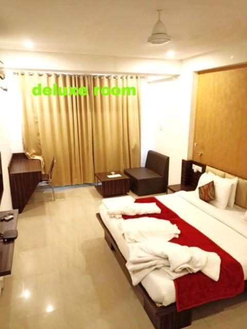 Hotel Balaji Central Ratlām Kamer foto
